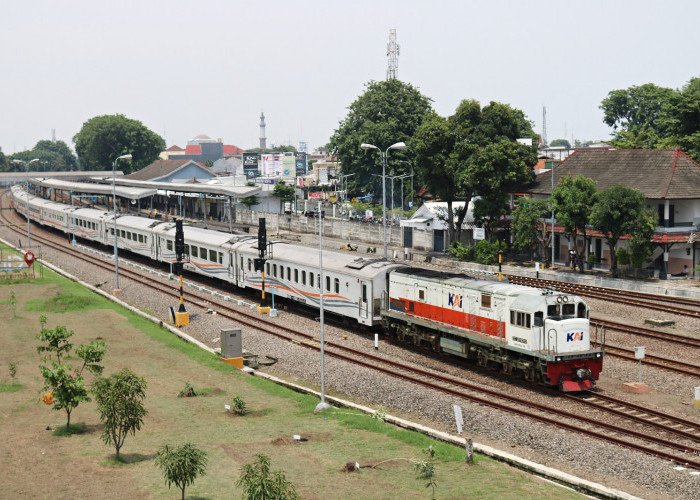Jalur Semarang Masih Terganggu, Perjalanan KA Daop Cirebon Masih Direkayasa