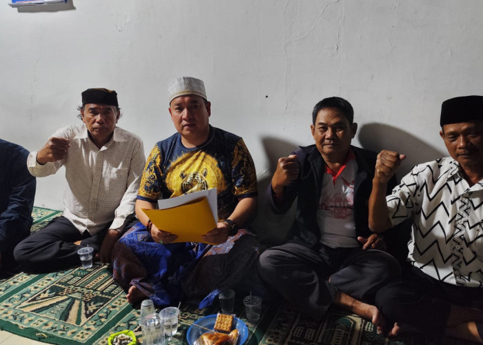 Petani Garam Suranenggala Cirebon 'Pasang Badan' Tolak Lahan Dijual: Ini Sumber Kehidupan Kami!
