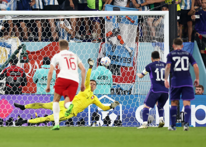 Cerita Unik Szczesny Kalah Taruhan dari Messi Soal Penalti di Piala Dunia 2022