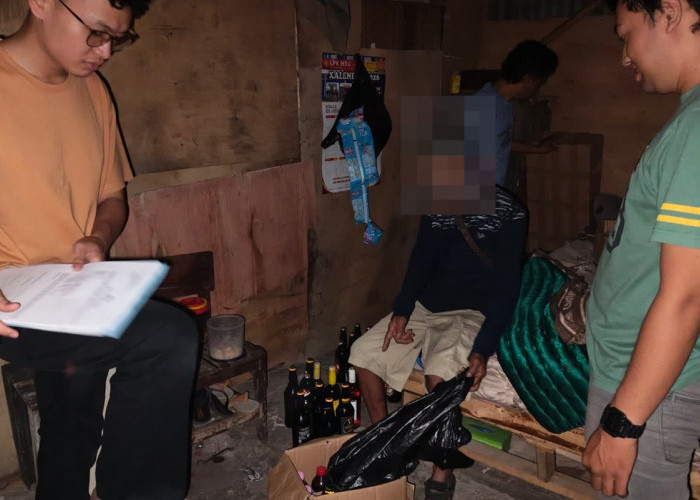 Razia Miras di Cirebon Makin Gencar, Ratusan Botol Disita Polisi