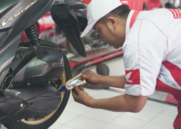 Rutin Ganti Oli Transmisi Motor Matic, Seberapa Penting?