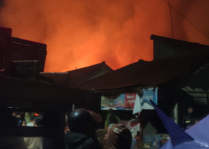 BREAKING NEWS: Pasar Lemahabang Kebakaran