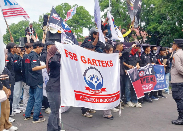 Demo di Kantor Bupati, Segini Kenaikan UMK 2025 yang Dituntut Buruh Cirebon