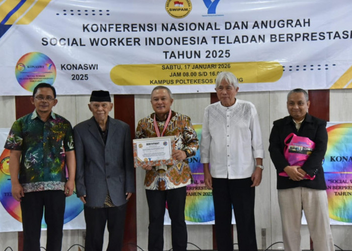 Bupati Kuningan Dian Rachmat Yanuar Raih Anugerah Social Worker Indonesia, Ini Kebijakan yang Diapresiasi