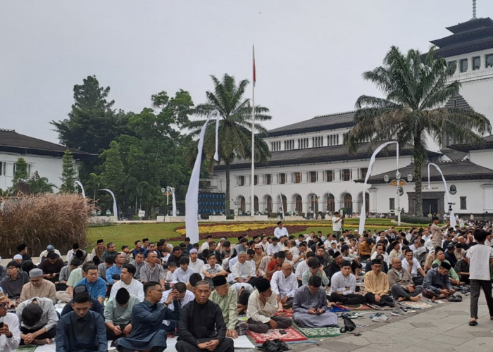 Salat Id Perdana di Gedung Sate Bersama KDM, Dedi Mulyadi Sampaikan Pesan Menyentuh