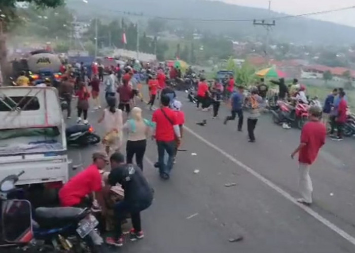 Rem Truk Tangki Air Blong, Tabrak Rombongan Karnaval HUT RI, 3 Orang Tewas