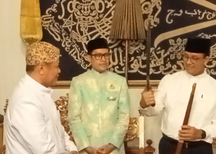 Kampanye di Kota Cirebon, Anies Baswedan Dapat Doa Dari Sultan Kasepuhan PRA Luqman Zulkaedin