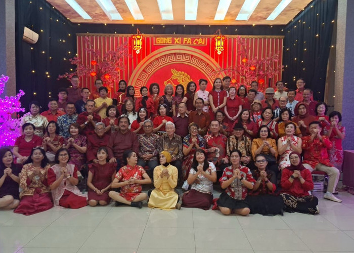 Komunitas Senam HAQI Kota Cirebon Rayakan Imlek, Perkuat Kebersamaan Lintas Etnis dan Agama