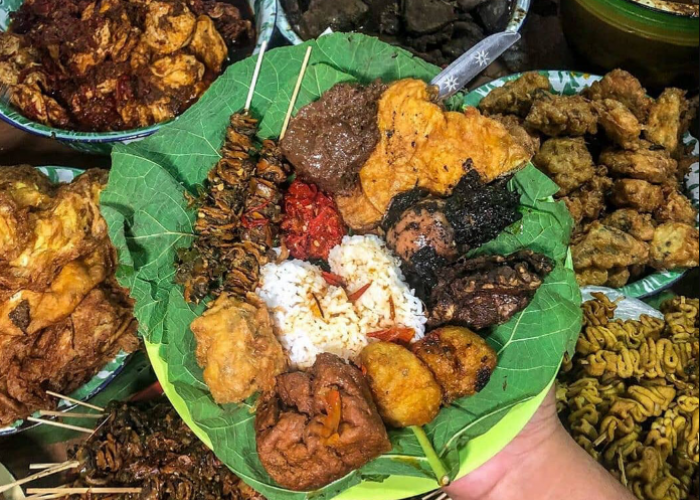 5 Rekomendasi Nasi Jamblang Cirebon, Tempat Makan Tradisional yang Paling Terkenal