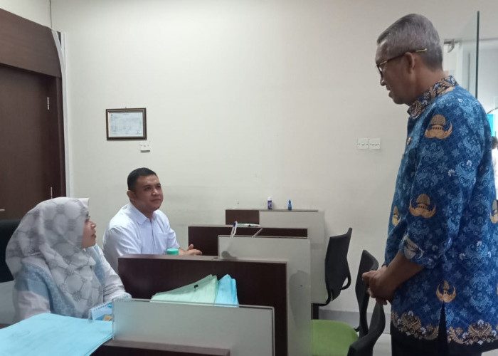 Pj Walikota Sidak Pasca Liburan, 100 Persen ASN Kota Cirebon Masuk Kerja