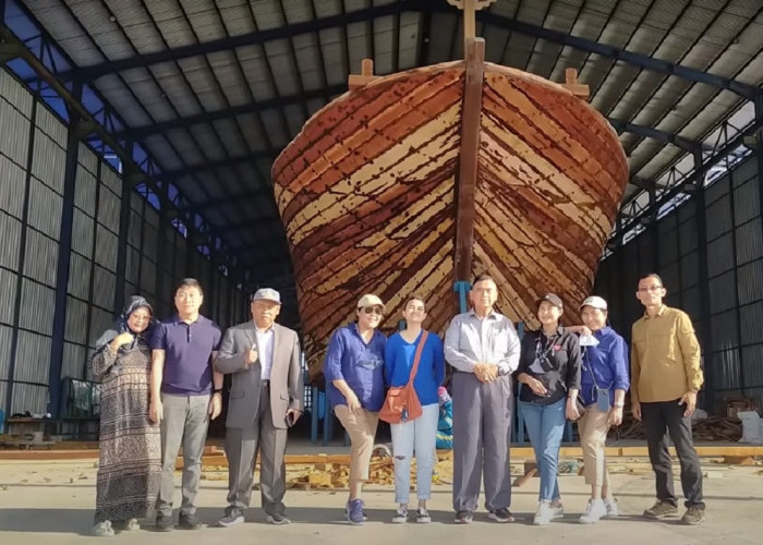 Syahdu! Sundari Soekotjo Menyanyikan Lagu Ciptaan Syekh Panji Gumilang, Langgam Pelabuhan Samudera Biru
