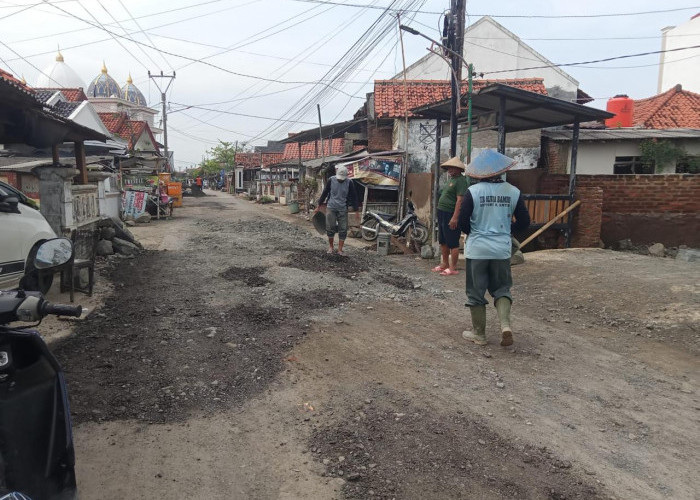 Pemdes Ambulu Hidupkan Gotong Royong Usai Dana Desa Dipangkas Rp1,2 Miliar