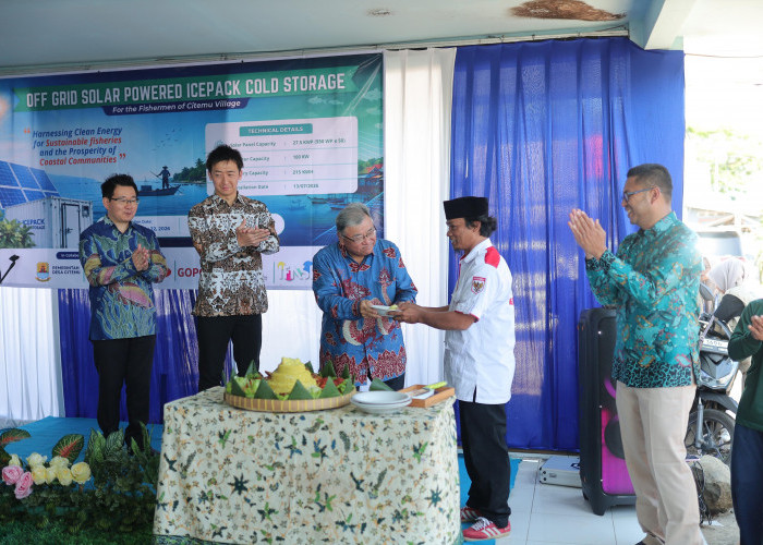 Nelayan Citemu Cirebon Tersenyum, Cold Storage Tenaga Surya Rp2 Miliar Pangkas Biaya Melaut dan Jaga Kualitas 