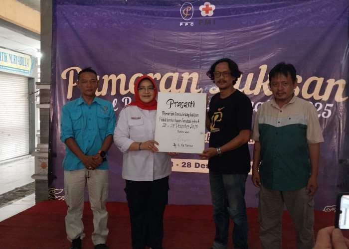 Pelukis Cirebon Lelang Lukisannya Untuk Korban Banjir Sumatera dan Aceh 