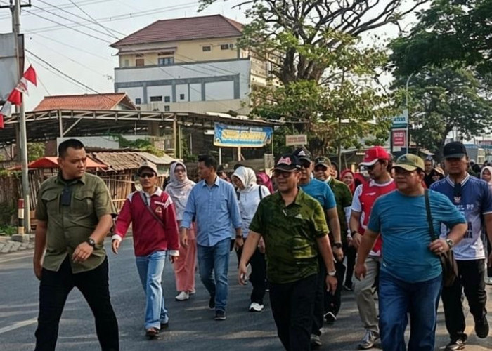 RSUD Waled Dekatkan Pelayanan dengan Masyarakat lewat Jalan Sehat