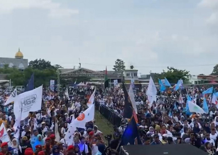 KEBEK! Begini Suasana Kampanye Akbar Pasangan Beres di Lapangan Kebon Pelok