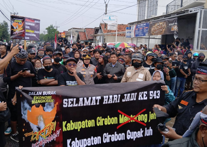 Demo Jalan Rusak di Cirebon Timur, H Dade: Bentuk Kekecewaan yang Sudah Menumpuk