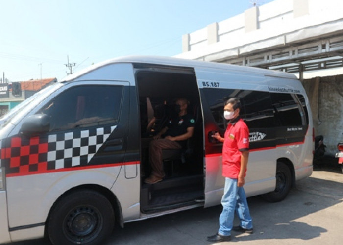 Tol Cisumdawu Berbayar Mulai Hari Ini, Ongkos Shuttle Cirebon Bandung Ikut Naik?