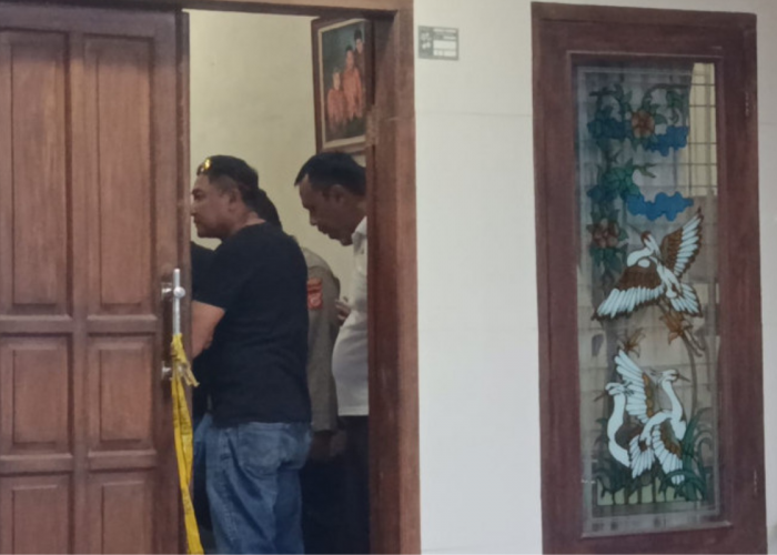 Misteri Kematian Istri Dokter Cirebon, Puslabfor Turun Tangan Periksa Rumah di Babakan