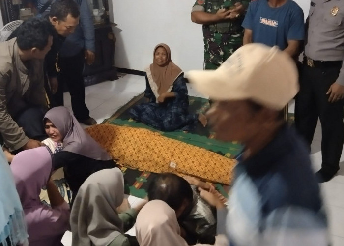 Pemakaman Anita Diduga Korban Pembunuhan di Kedawung, Kedatangan Jenazah Korban Disambut Isak Tangis Keluarga 