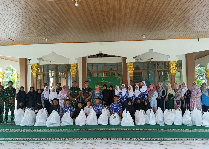 Peduli Pendidikan, Arhanud 14 dan Persit KCK Bantu Siswa SMPN 12 Kota Cirebon