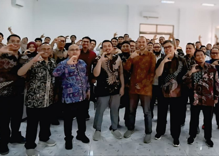 STMIK IKMI Cirebon Perkuat Digitalisasi SDM lewat Instructor Mini Conference Cisco