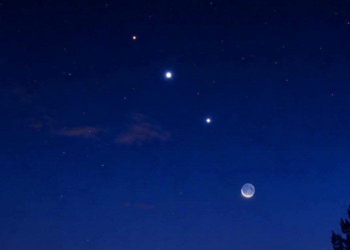 Fenomena Langka Malam Ini, Bulan Sabit dan Tiga Planet Terang Hiasi Langit Barat