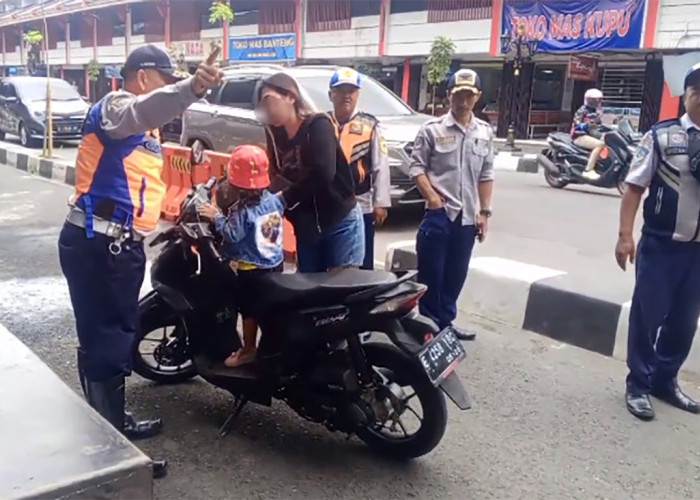 Jangan Parkir Sembarang di Jalan Siliwangi Kuningan, Motor Digembok, Pengendara Wajib Bayar Denda