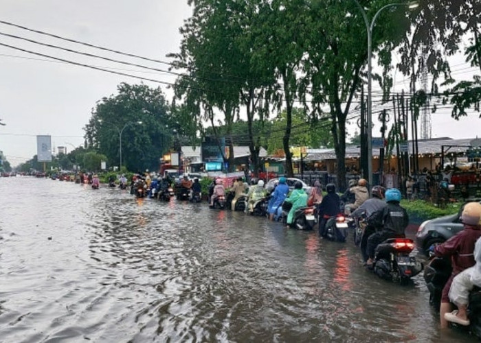 Drainase Kota Cirebon 'Babak Belur', Tiap Hujan Banjir