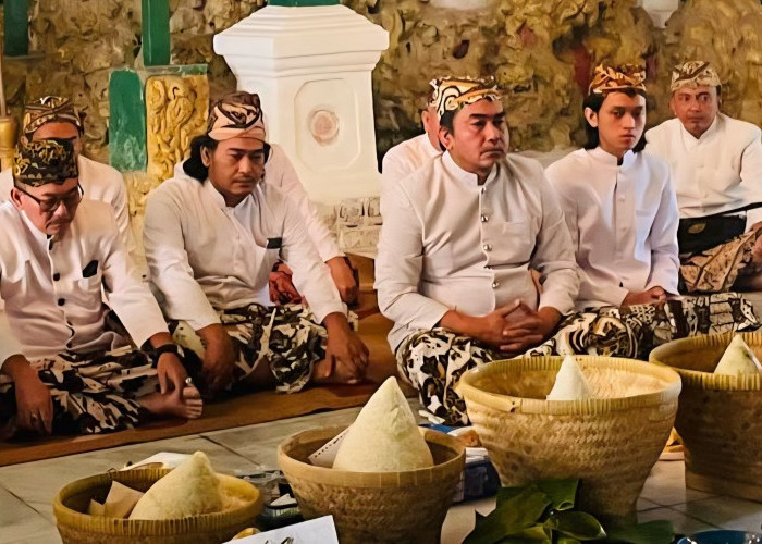 Gotong Royong Abdi Dalem dan Warga di Kawasan Keraton Kanoman: Menjaga Ketaatan, Merawat Warisan Leluhur