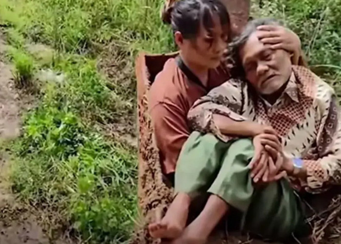 Viral Video Lansia Diangkut Ekskavator Ternyata di Bandung