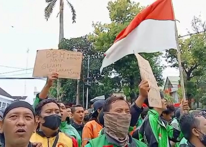 Demo Ojol di Balaikota Cirebon, Tuntutan Insentif sampai Tolak Kenaikan BBM, Walikota: Mereka Pejuang Tangguh