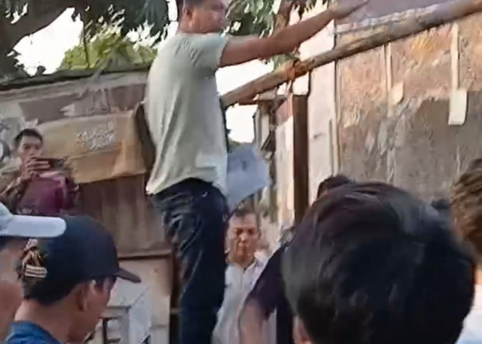 Perkara Jalan Rusak Parah, Portal Masuk Trusmi Land Akhirnya Dibongkar