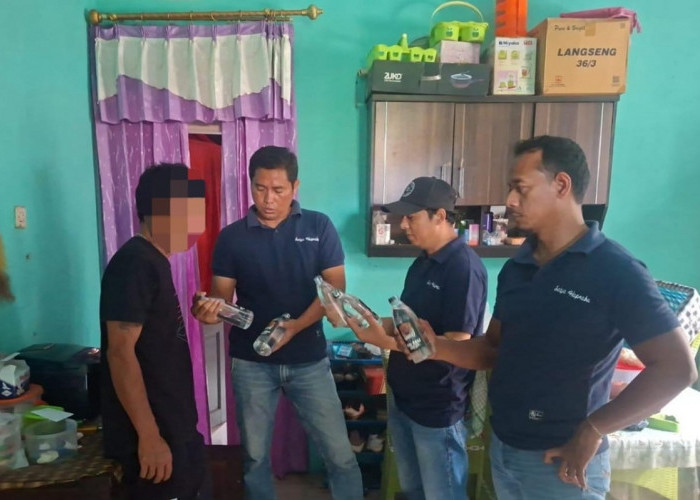 Polresta Cirebon Gerebek Peredaran Miras Ilegal, 127 Botol Ciu dan Arak Bali Disita dari Tiga Kecamatan!