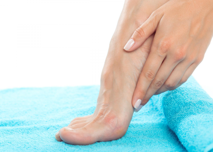 7 Tips Merawat Tumit Kaki Pecah-pecah agar Kembali Halus, Bisa Dilakukan di Rumah