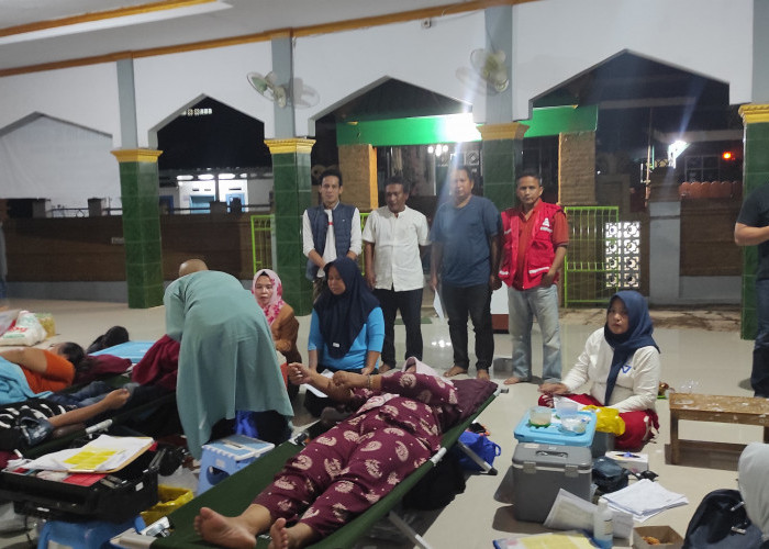 Digelar Malam Hari Saat Ramadan, Donor Darah Disambut Antusias Warga Gebang Kulon