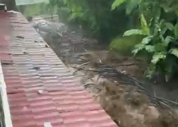Hujan Deras Picu Banjir Bandang di Guci Tegal, Tidak Ada Korban Jiwa