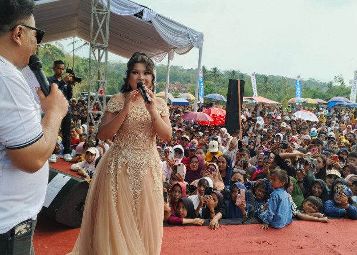 Rofiah Pulang ke Kuningan Usai Tembus Top 17 D’Academy 8, Disambut Meriah Warga Cipetir