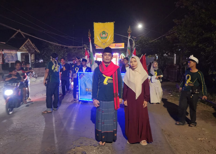 Meriah! Ratusan Warga Karangwangi Cirebon Pawai Sambut Tahun Baru Islam 1448 H