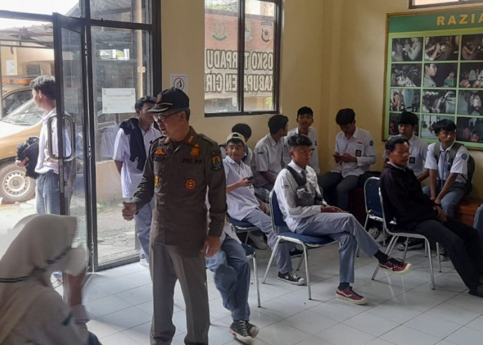 Ratusan Siswa SMK di Kabupaten Cirebon Bolos, Diamankan Satpol PP, Mengaku Malas Upacara Bendera