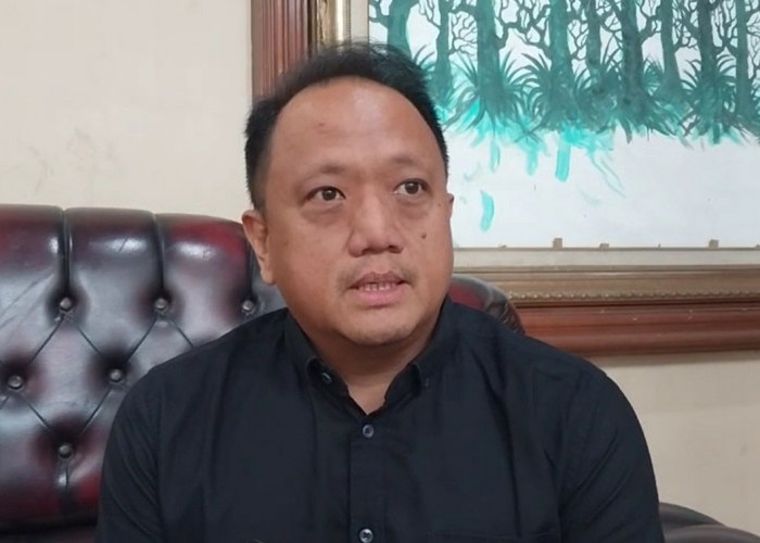 Pernyataan Ketua DPRD soal Dugaan Selingkuh HSG dan Istri Kuwu: Gak Ada, Buat Apa Memperlambat!