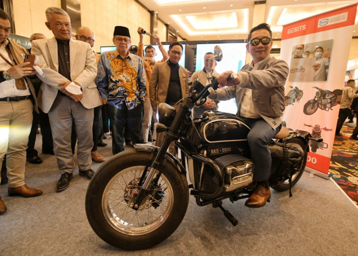 Ridwan Kamil Pamerkan Prototipe Motor Listrik Rancangannya di WJIS 2022