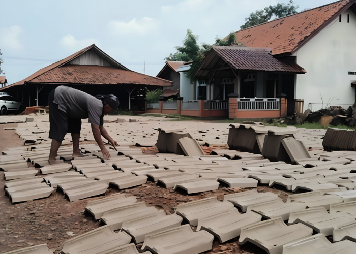 Bukan Main! 2,4 Juta Genteng Jatiwangi Akan Dikirim, Pengrajin Diminta Genjot Produksi
