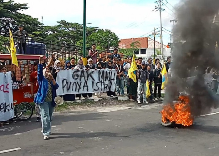 PMII Cirebon Gelar Demo Kawal Dugaan Pelecehan Seksual Oleh Anggota Dewan, Vivit: Hukuman yang Setimpal!