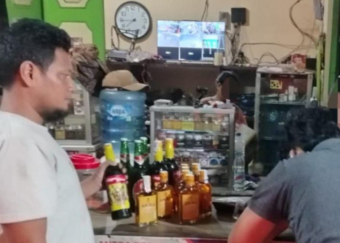 Razia di Kecamatan Beber, Arjawinangun, dan Pabuaran Polresta Cirebon Sita Puluhan Botol Miras