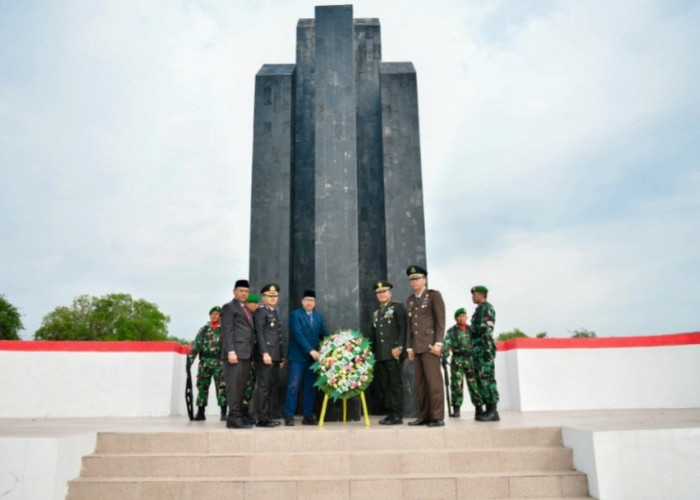 HUT Ke-79 TNI, Dandim Jadi Inspektur Upacara dan Ziarah ke TMP Dharma Ayu