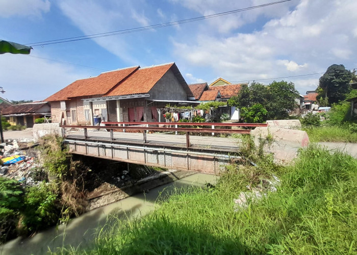 Menelusuri Jalur KA Palimanan-Gunung Giwur, Pelintasan Khusus untuk Angkut Batu Kricak