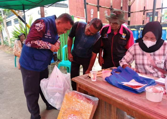 Cara Kelurahan Karya Mulya Ubah Sampah Menjadi Berkah, Terhimpun 15 Karung