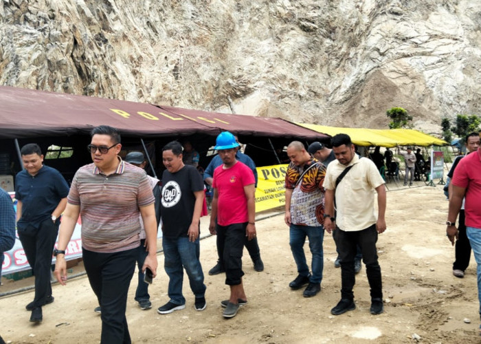 Dave Laksono Tinjau Lokasi Longsor Gunung Kuda: Desak Tambang Ditutup Permanen