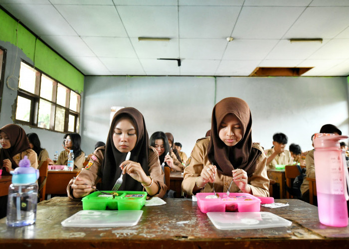 Pantau Makan Bergizi Gratis di Kota Sukabumi, Begini Komentar Pj Gubernur Jabar